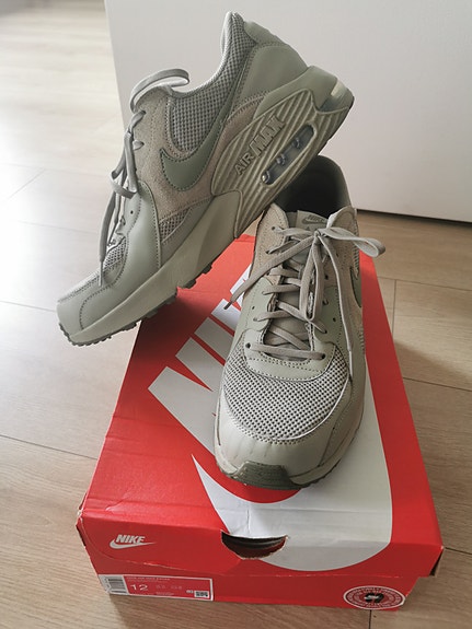 Nike air max excee melkein uudet kengät