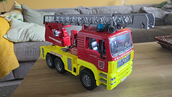Bruder paloauto tikasauto lelu