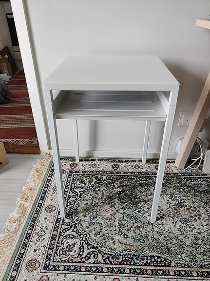 Ikea Nyboda apupöytä/yöpöytä/sivupöytä