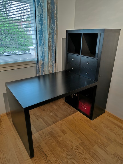 Ikea Expedit hylly pöytätasolla