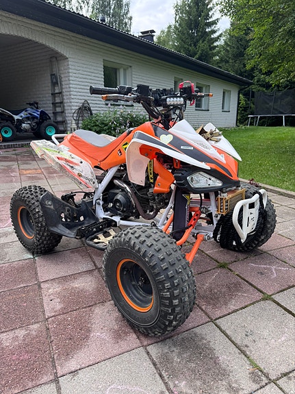 lasten mönkijä 110cc 4-tahti