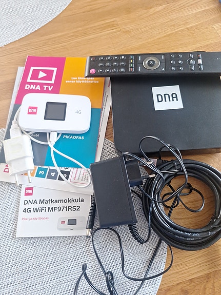 DNA 4g matkamokkula ja DNA TVHubilaite