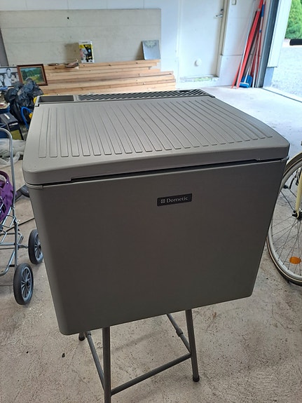 Dometic kylmälaukku/jääkaappi harmaa