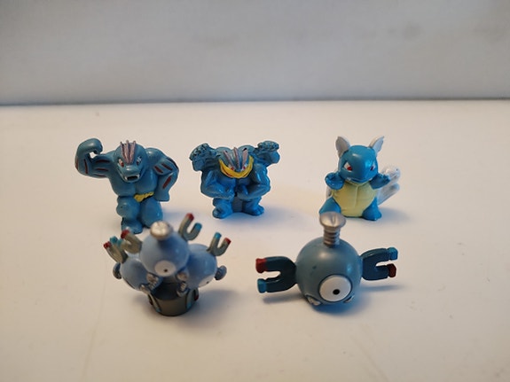 5 kpl Pokemon hahmoja 90-luvulta