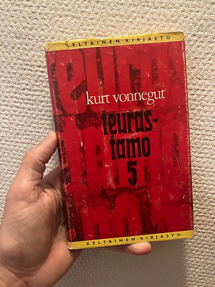Kurt Vonnegut Teurastamo 5 -kirja Keltainen kirjasto