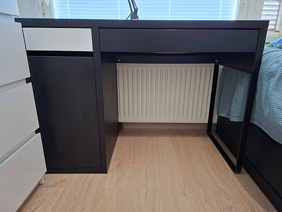 Ikea Micke työpöytä