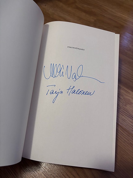 Tarja Halonen ja Meri Valkama: Perinnönjako (signeeraus)