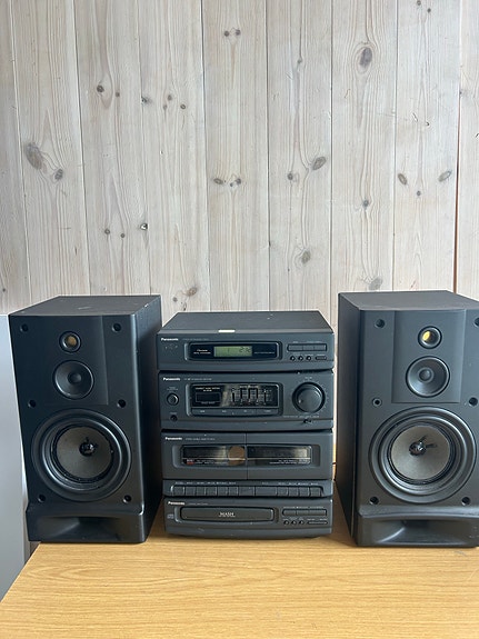 Panasonic SA-DH30 stereosarja kaiuttimilla