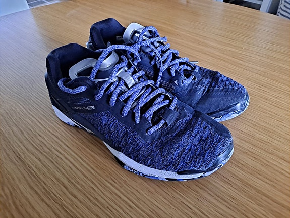 Mizuno wave -sisäpelikengät 37