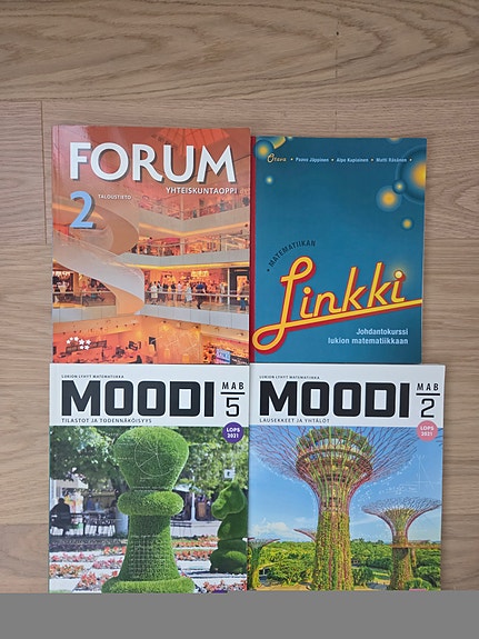 Lukion oppikirjoja