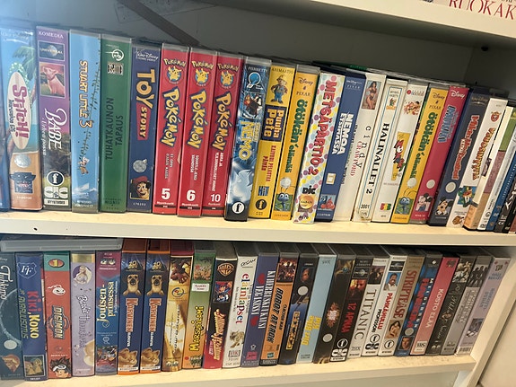 Lasten ja perheen VHS-elokuvia kokoelma