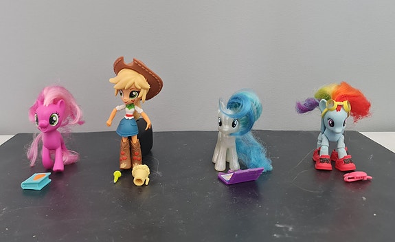 My little ponyja sekä tavaroita