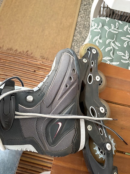 Nike rullaluistimet koko 38 harmaa