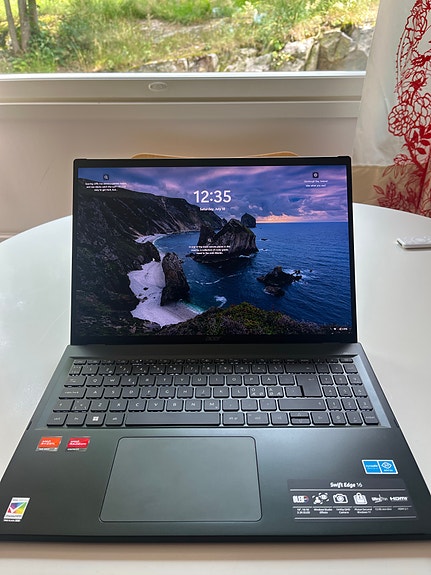 Erittäin hyväkuntoinen Acer Swift Edge 16 3,2k OLED (16 GB RAM / 1 TB SSD)