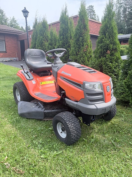 Husqvarna LT151 ruohonleikkuri