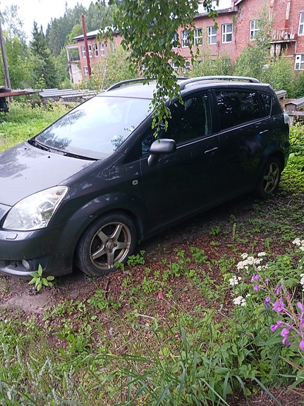 Toyota varaosat Corolla Verso farmari myös kokonaisena