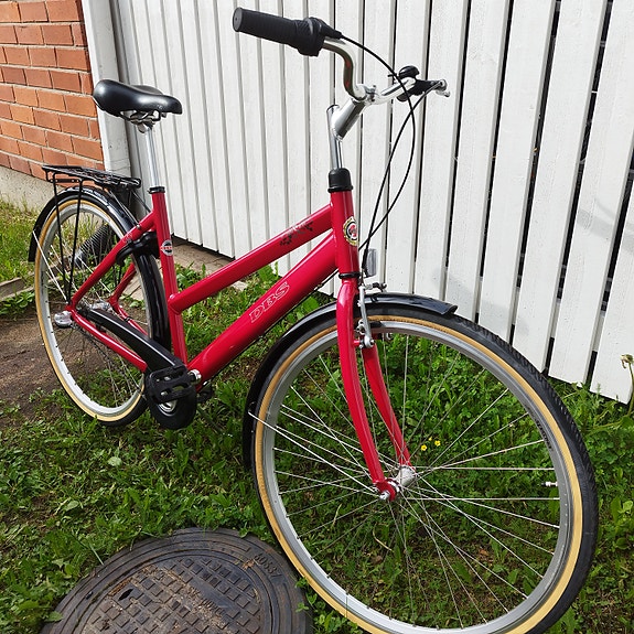 Kuin uusi DBS City kaupunkipyörä 28"