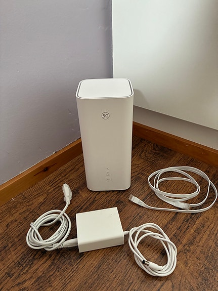 5G reititin / mokkula Huawei H158-381 5G CPE 5 Pro