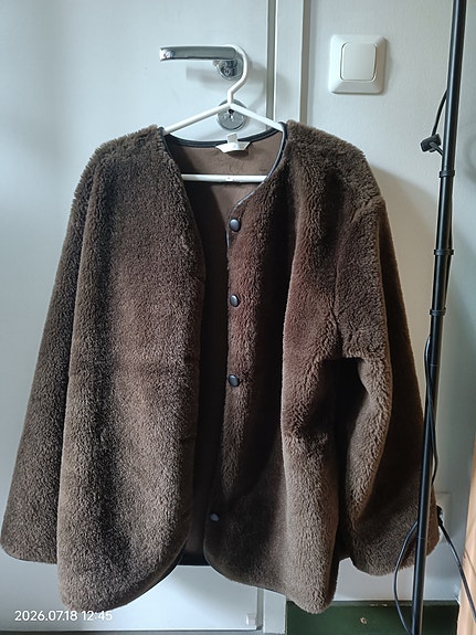 A very comfy one time used like new jacket is for sale!!