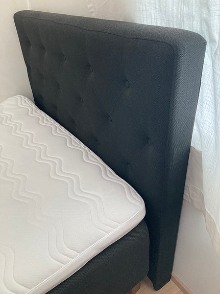 Sängynpääty 120 cm musta