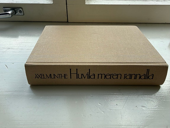 Axel Munthe Huvila meren rannalla