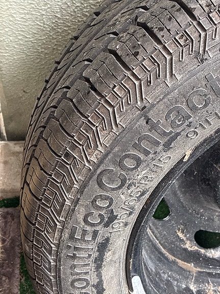 Continental kesärengas 195/65 R15 91H 30€