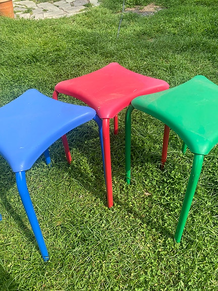 3 tuolia