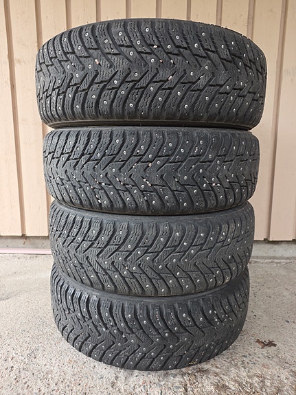 185/65R15 Nokian Hakkapeliitta 8 nastarenkaat 4 kpl