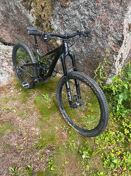 Giant Trance täysjousitettu MTB 29" runko S unisex