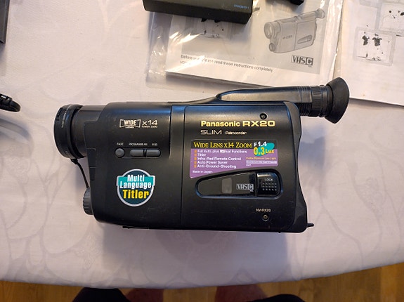 Panasonic RX20 videokamera tarvikkeineen