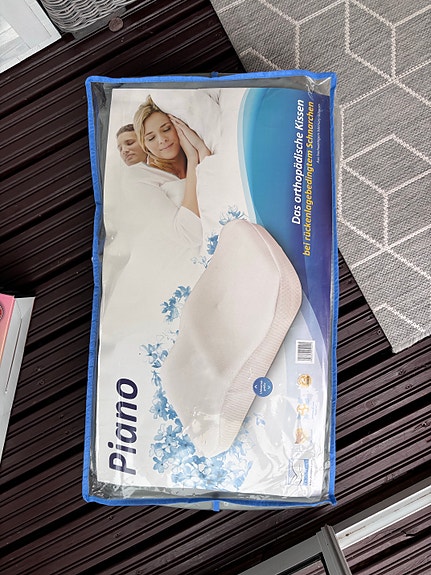 Käyttämätön ergonominen tyyny