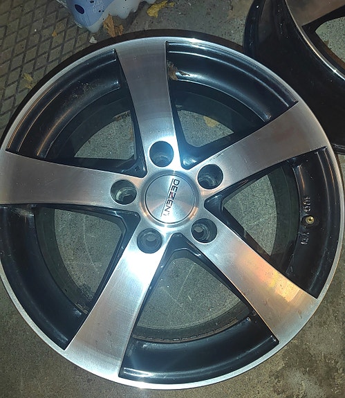 Upeat Kuin Uudet Dezent 16" 5x112 Aluvanteet