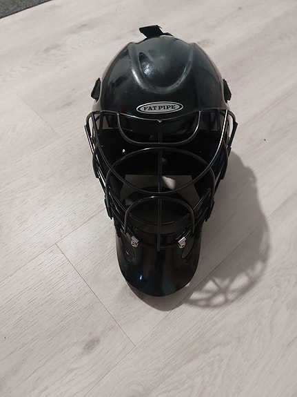 Fat Pipe salibandy maalivahdin kypärä, musta