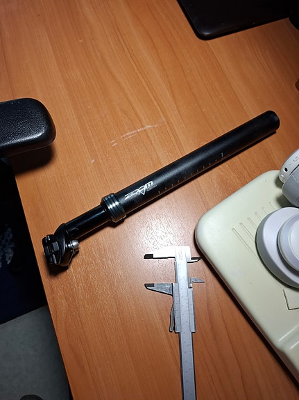 Myydään ZOOM Jousitettu Polkupyörän Satulatolppa - 30,9x350mm