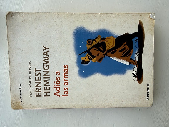 Ernest Hemingway Adiós a las armas kirja espanjaksi