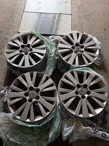 Mazda 6 alumiinivanteet 17x7 5x114,3