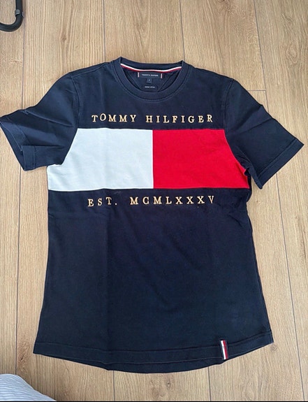 Tommy Hilfiger t-paita