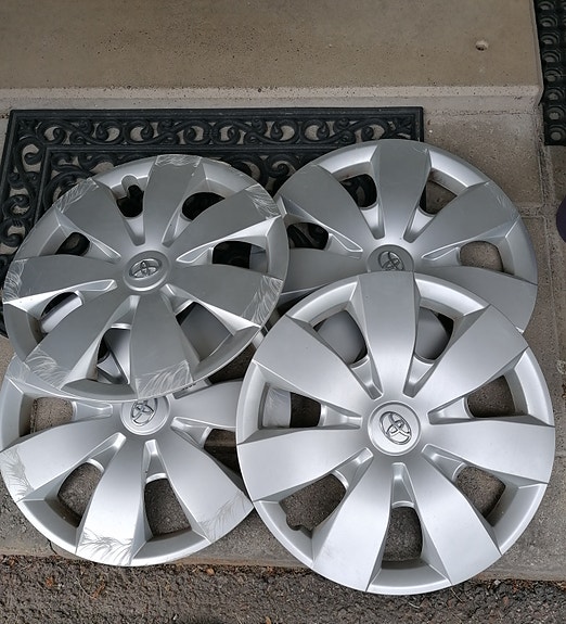 Toyota pölykapselit