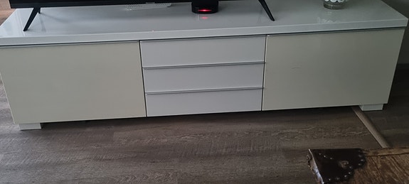 Tv taso 180 cm