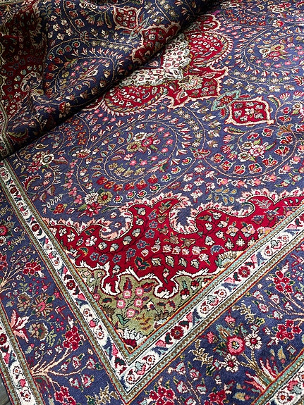 Suuri käsinsolmittu Tabriz-matto