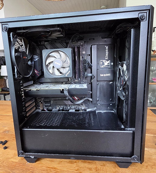 Pelikone (GTX 1060, Ryzen 7 3700X, 16GB DDR4)