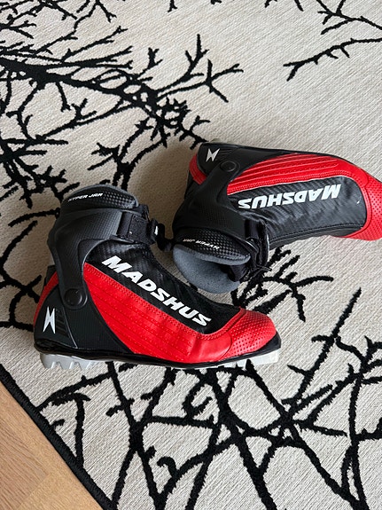 Madshus Hyper Jr Boot Red luisteluhiihtomonot koko 39