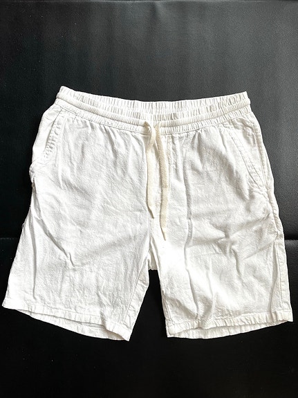 Valkoiset shortsit