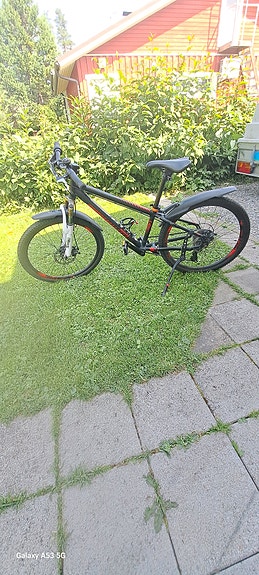 24" lasten maastopyörä