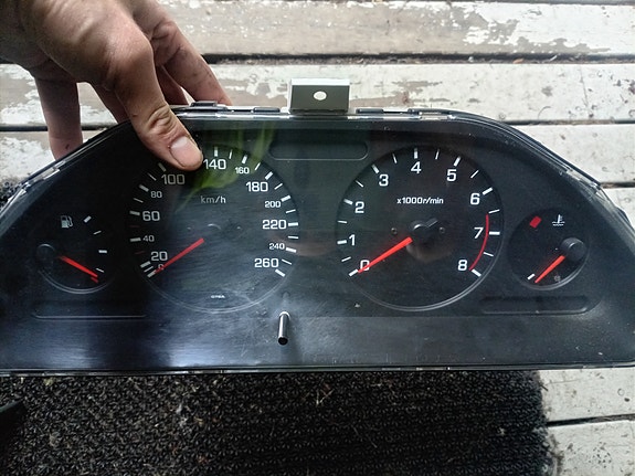 Nissan Maxima 1998 mittaristo