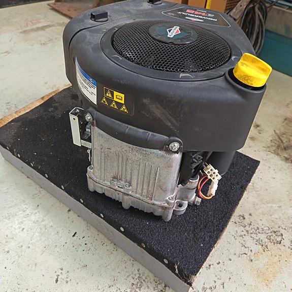 Briggs & Stratton  14,5 hp ruohonleikkurin moottori