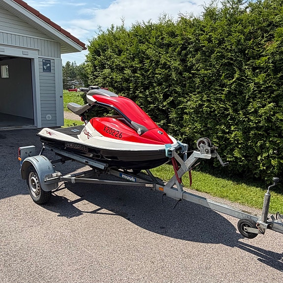 Seadoo vesijetti ja Muuli traileri