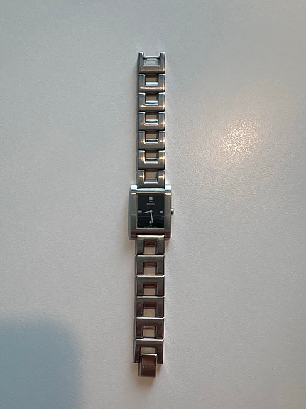 Seiko naisten rannekello teräs mustalla neliötaululla