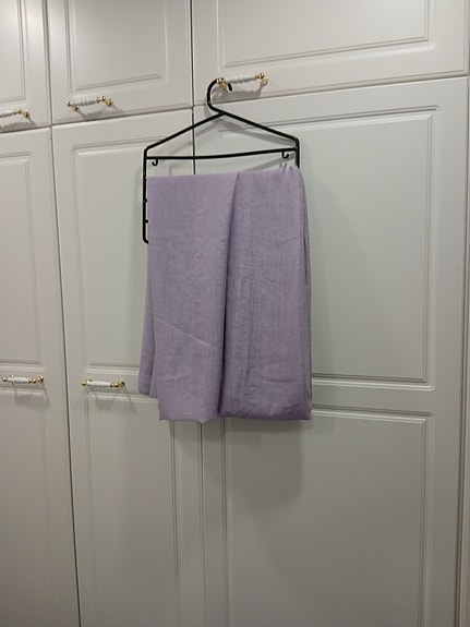 Uudet , ohuet , violetit verhot