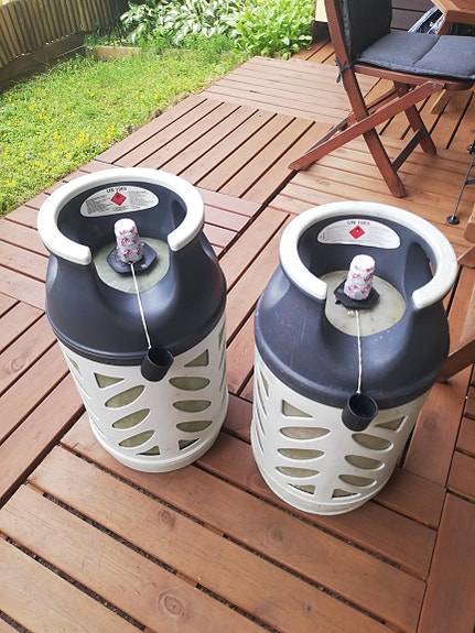 Täysiä 10kg komposiitti kaasupulloja
